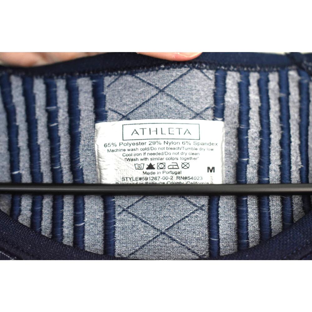 Athleta Finish Fast Line Tee Navy Blue Size M - Picture 4 of 4